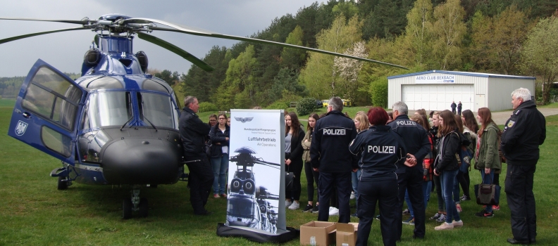 Girl’s Day auf dem Flugplatz – Wie werde ich Hubschrauber-Pilotin?